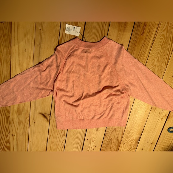 Pink Sweater 💕💕 - Picture 4 of 6